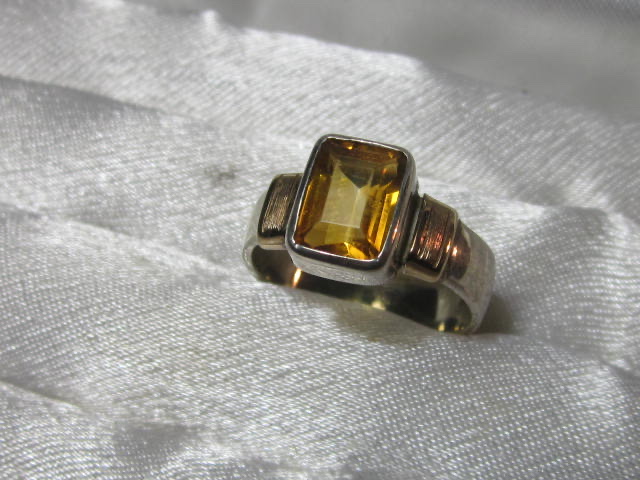 Pieza trabajada a mano en plata 950, oro 18K o gemas, trabajo anterior 16